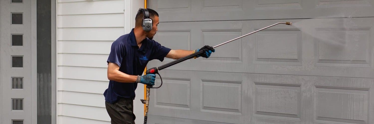Kleanfreaks - garage door washing in Auckland
